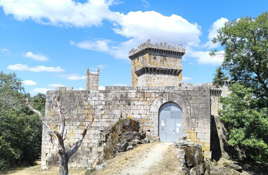 Castillo de Pambre medieval castle in Lugo