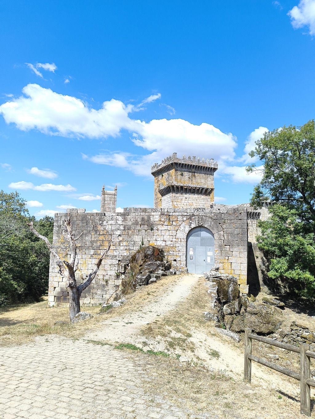 Castillo de Pambre medieval castle in Lugo