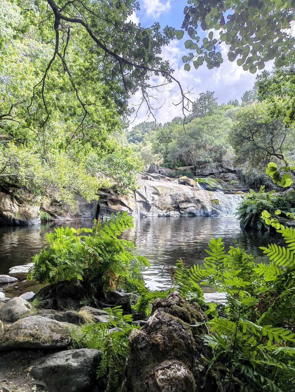 Fervenza do Mácara waterfall in Galicia
